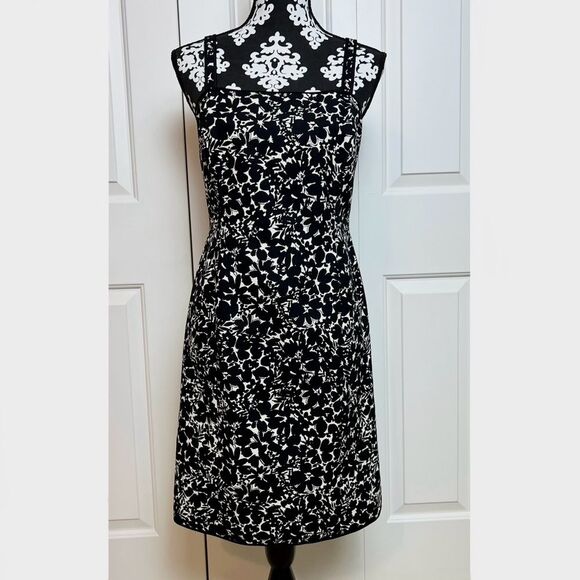ANN TAYLOR Vintage Floral Sheath Dress Square Neck Black White Size 8P - Picture 4 of 8